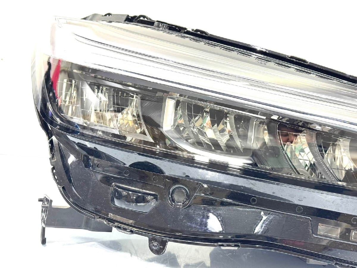 Used]Honda Vezel RV5/6 Genuine Right LED headlight STANLEY W5884