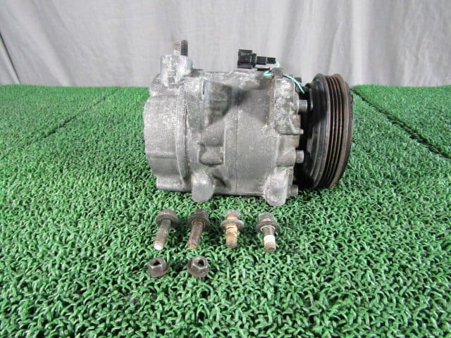 Used]Nissan Genuine RB25DET C34 Stagea air-conditioner compressor