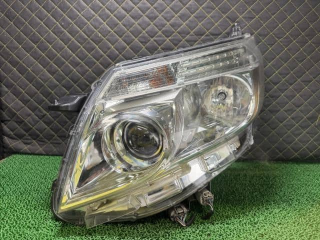 Used]Left Headlight TOYOTA Noah 2016 DBA-ZRR80G 8117028721 - BE