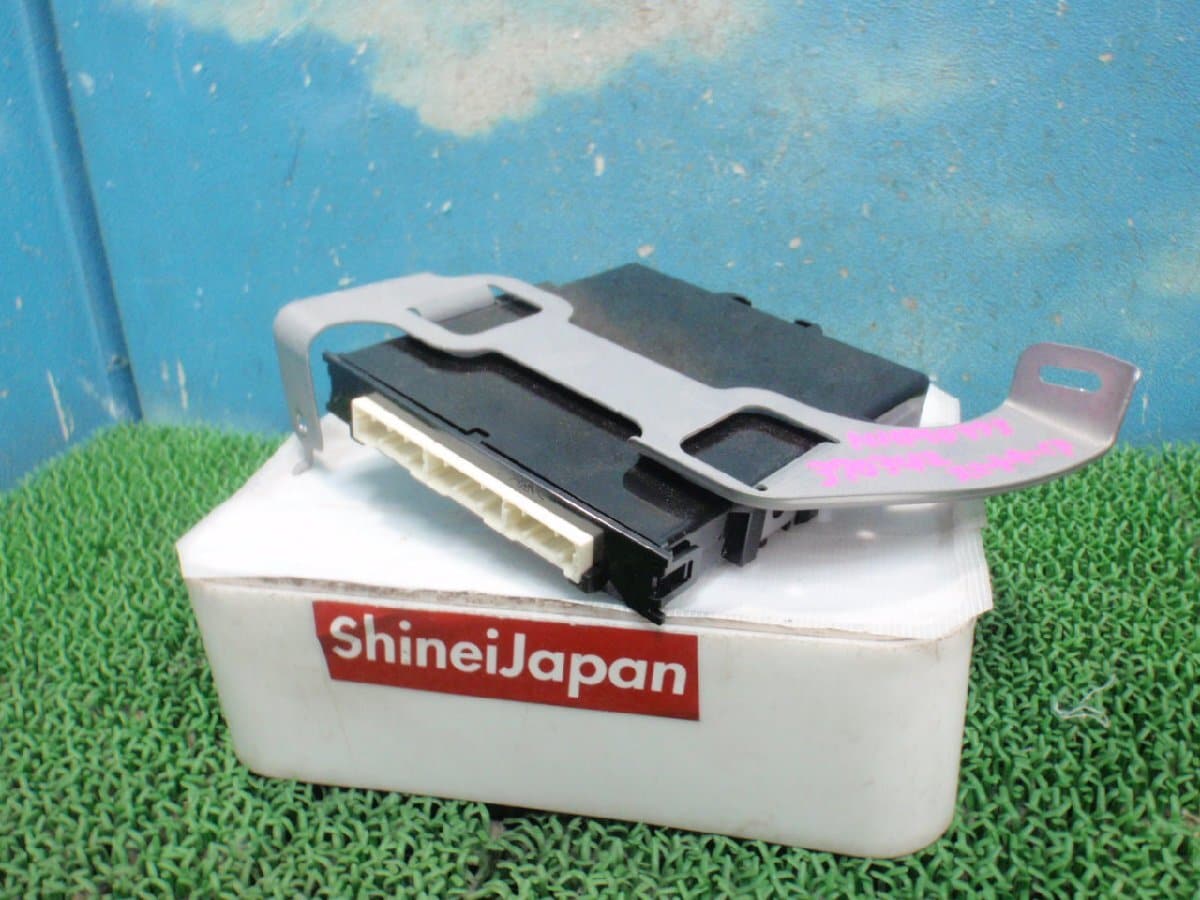 Used]☆ NHP10 Toyota Aqua Late Model Smart Key Computer Smart Key