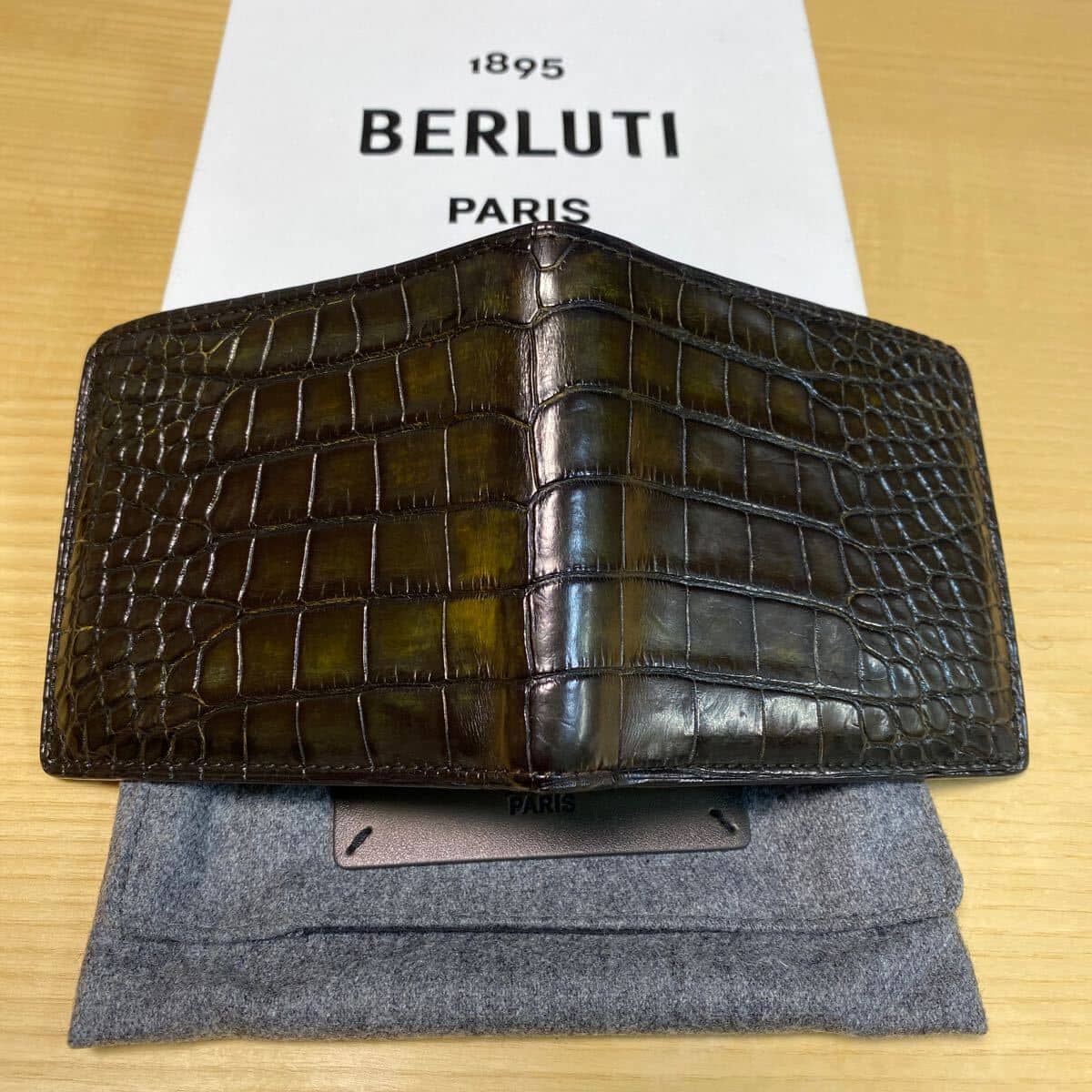 限定極希少　86万円Berluti コンプライス エッジ　ボディバッグ 2way 限定極希少 86万円Berluti コンプライス エッジ ボディバッグ 2way