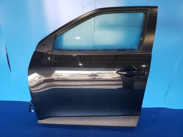 Used]Front Left Door Assembly TOYOTA Yaris Cross 2022 5BA-MXPB10