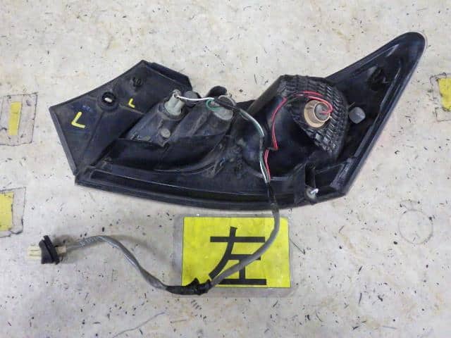 Used][KBT] bB DBA-QNC21 Left Tail Lamp X07 81560-B1060 - BE