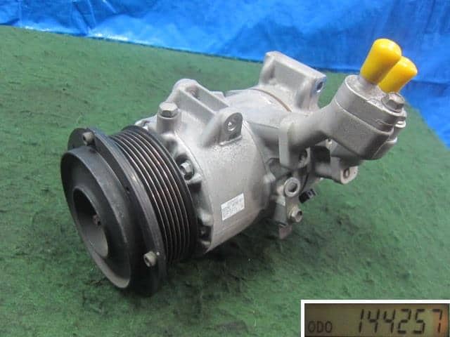 ヴォクシー AZR60G Ａ／Ｃコンプレッサー