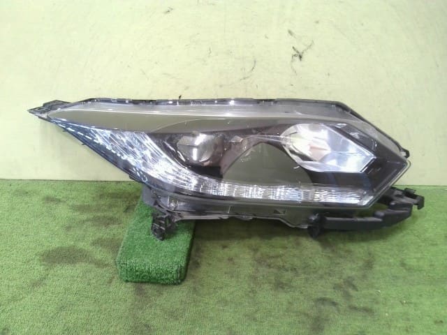 New]Right Headlight HONDA Vezel 2016 DAA-RU3 33100T7BJ21 - BE