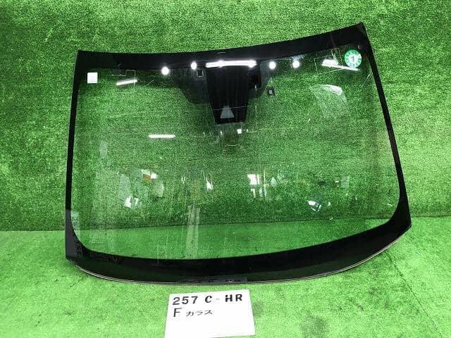 Used]Front Windshield TOYOTA C-HR 2018 DAA-ZYX10 5610110918 - BE