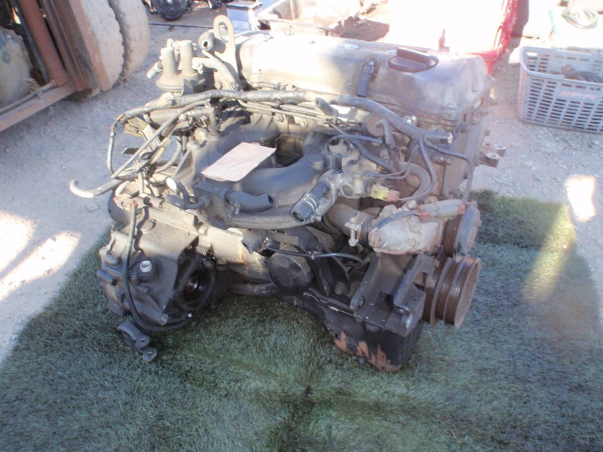[Used]★ R-VEW10 Nissan Avenir GA16DS cab Engine body 10102-70N61 ...
