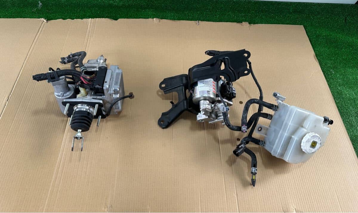 47210-33190【ヤ①】トヨタ　カムリ　AVV50　純正　ABS 47210-33190【ヤ①】トヨタ カムリ AVV50 純正 ABS パーツ 【ヤ①