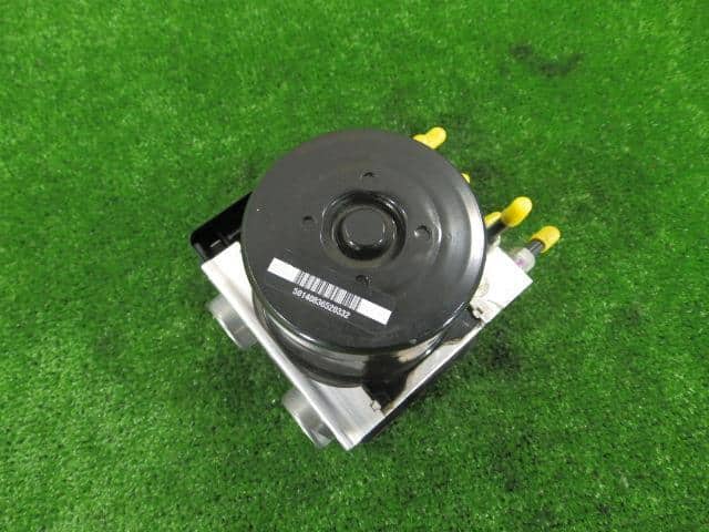 Used] ABS actuator MAZDA Premacy DBA-CWFFWPE-VPS C597-437AZ C5Y7