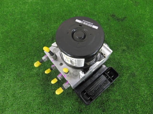 Used] ABS actuator MAZDA Premacy DBA-CWFFWPE-VPS C597-437AZ C5Y7
