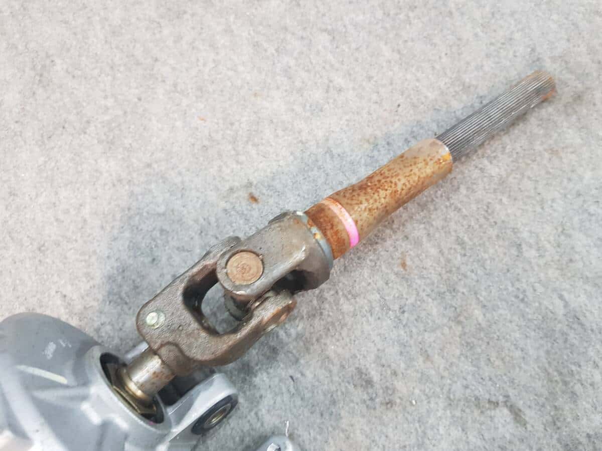 Used]Toyota Spade NCP141 Genuine steering column steering shaft