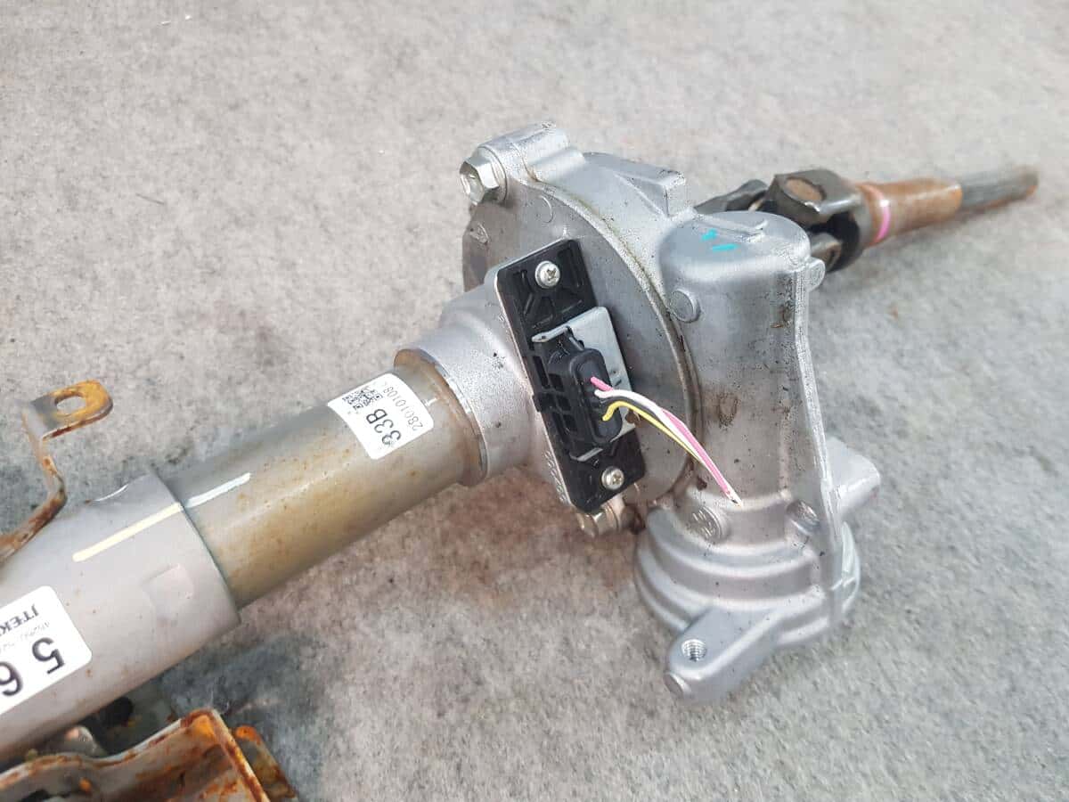 Used]Toyota Spade NCP141 Genuine steering column steering shaft