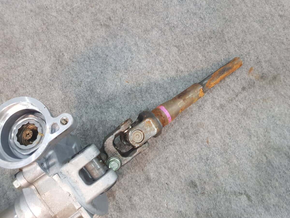 Used]Toyota Spade NCP141 Genuine steering column steering shaft