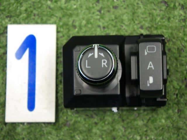 Used]Harrier ZSU60W Side View Mirror switch 84872-48030 [S] - BE
