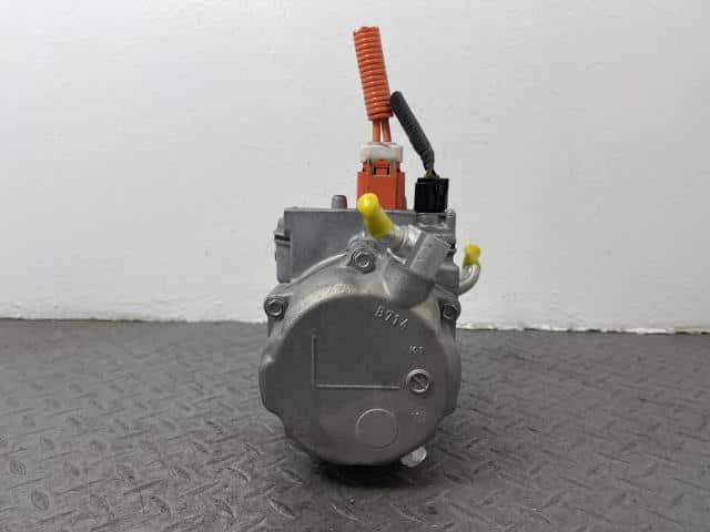 Used]A/C Compressor TOYOTA Alphard 2022 6AA-AYH30W 8837058021 - BE
