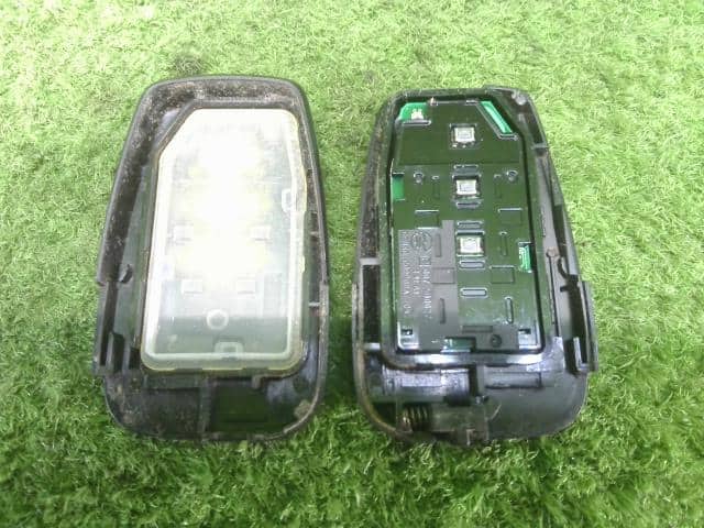[Used]Keyless Entry Remote Control Key TOYOTA Crown 2018 6AA-AZSH20 ...