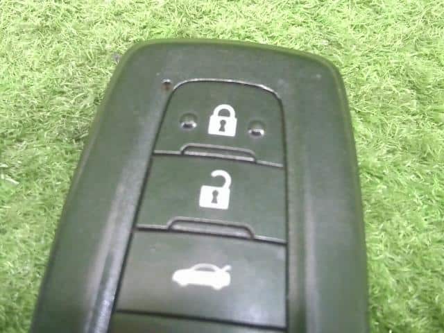 [Used]Keyless Entry Remote Control Key TOYOTA Crown 2018 6AA-AZSH20 ...