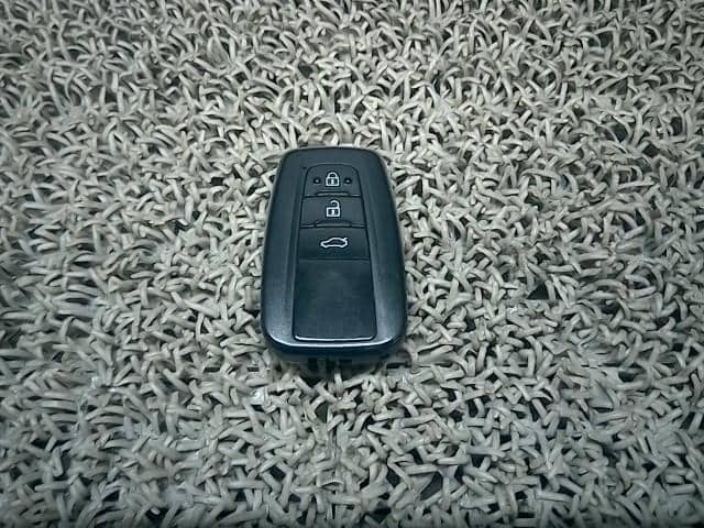 [Used]Keyless Entry Remote Control Key TOYOTA Crown 2018 6AA-GWS224 ...