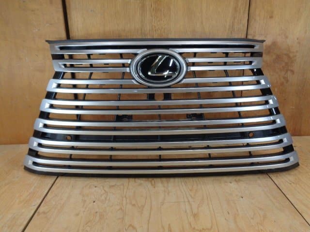 Used]Grill radiator grill 53101-60L00 for the (25S798) Lexus LX600