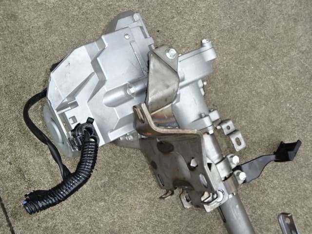 Used]Serena 2009 DBA-CC25 steering shaft Power Steering motor