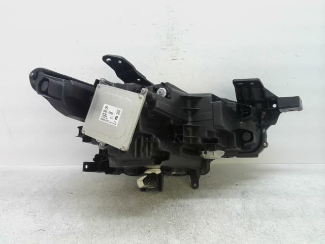 Used]Left Headlight MAZDA Mazda3 2020 3DA-BP8P BCLH51040B