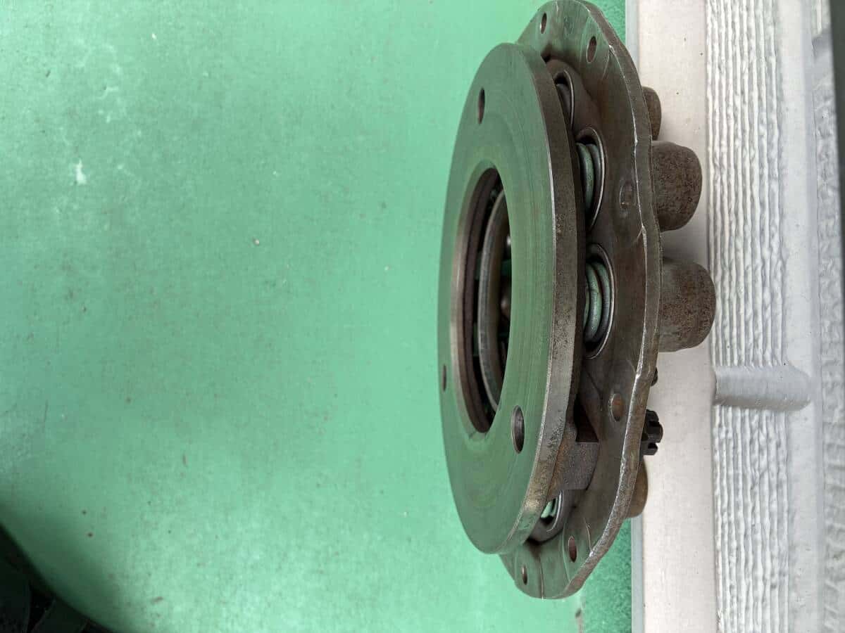 Used]Mitsubishi jeep J54 4DR5 Engine Mitsubishi Genuine clutch