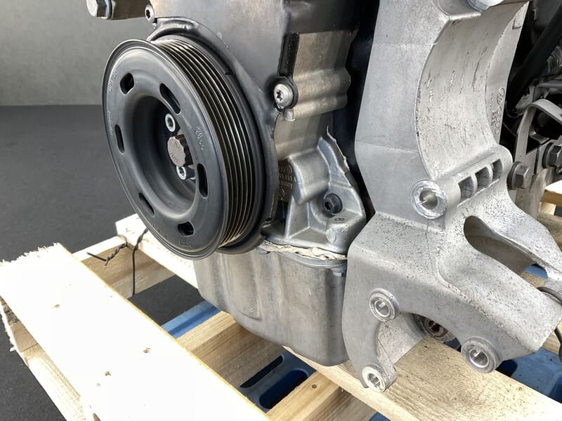 [Used]The VW072 9C New Beetle AZJ Engine body 158,615km ★Compression OK ...