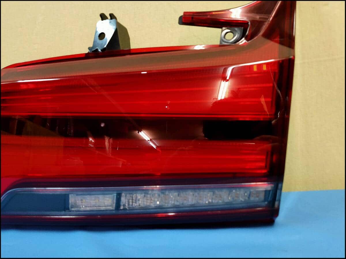 AGH30 アルファード後期 左テールランプ KOITO58-81 車 AGH30