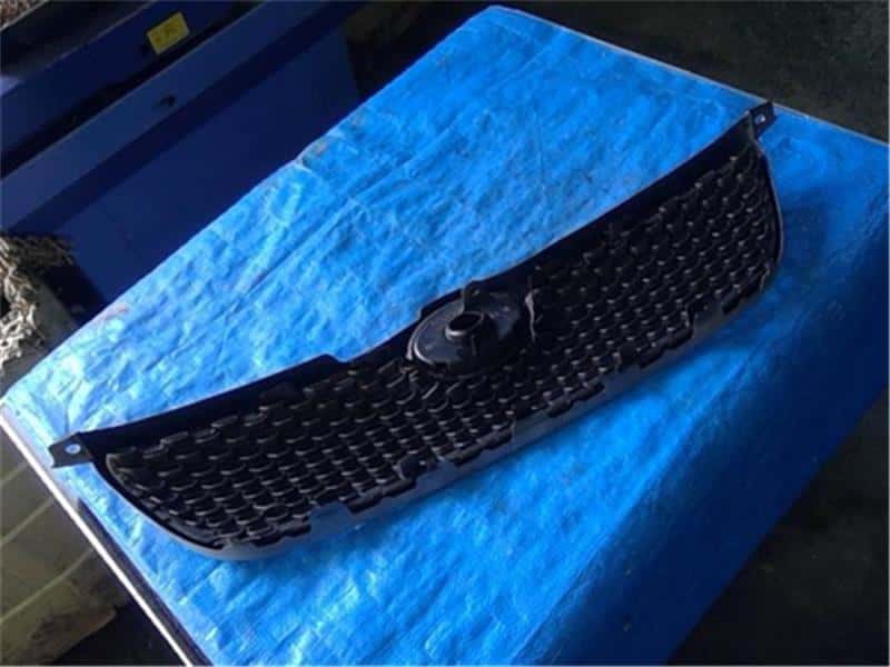 [Used]Radiator Grille TOYOTA Corolla Runx 2002 TA-NZE121 - BE FORWARD ...