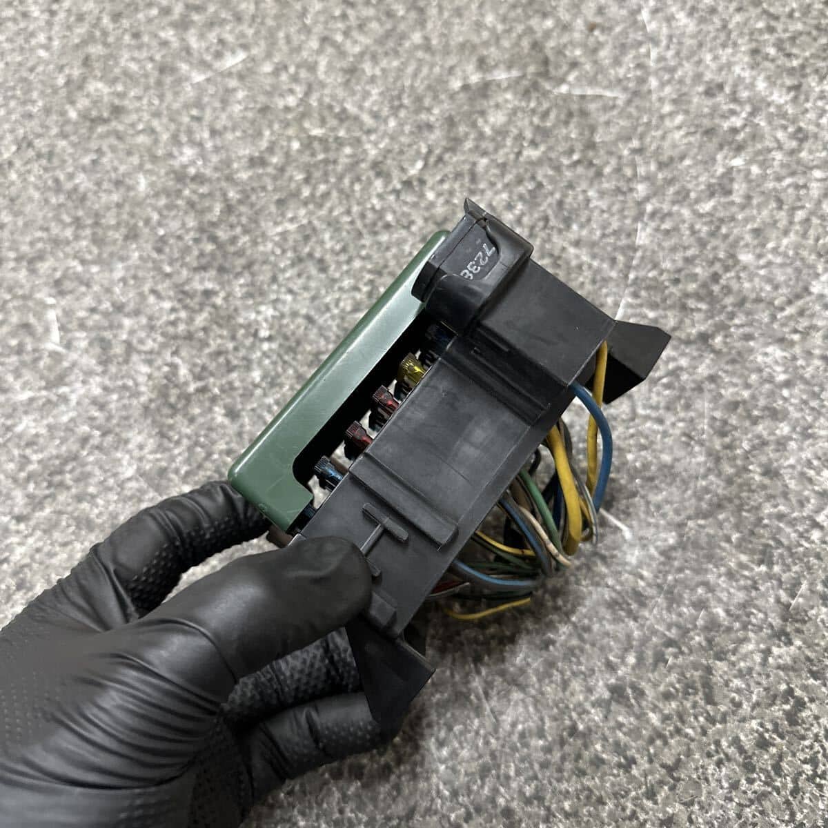 [Used]Suzuki Jimny JB23 Fuse Box type 3 - BE FORWARD Auto Parts