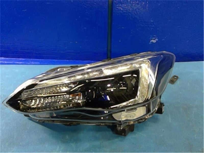 車 SUBARU IMPREZA SPORT GT6 LEFT HEADLIGHT