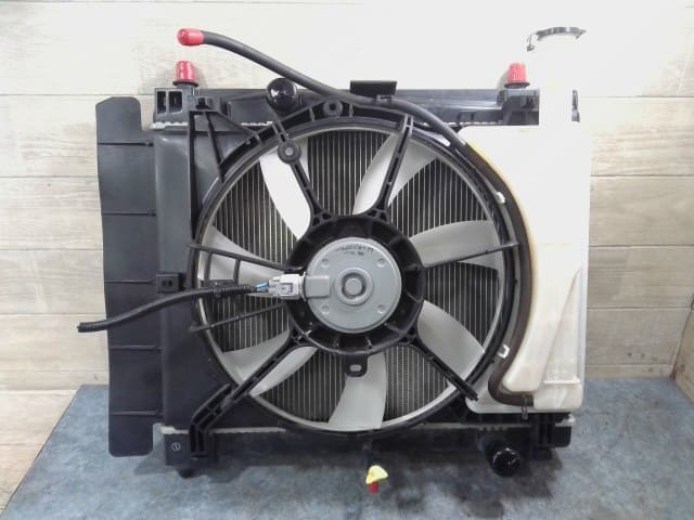 [Used]Radiator TOYOTA Probox 2015 DBE-NCP165V - BE FORWARD Auto Parts