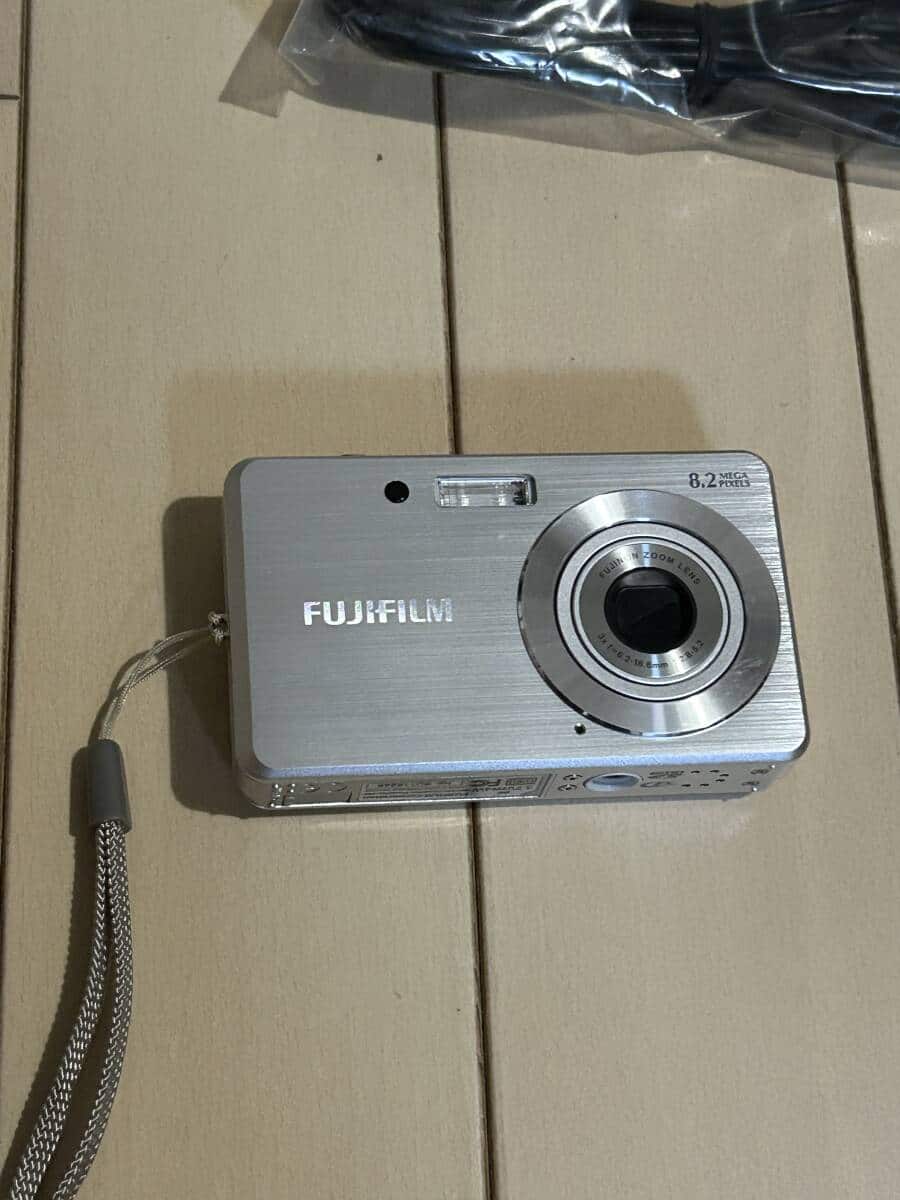 FUJIFILM【 finepix J10】シルバー 新品バッテリー付き Amazon | FUJIFILM デジタルカメラ FinePix(ファインピックス