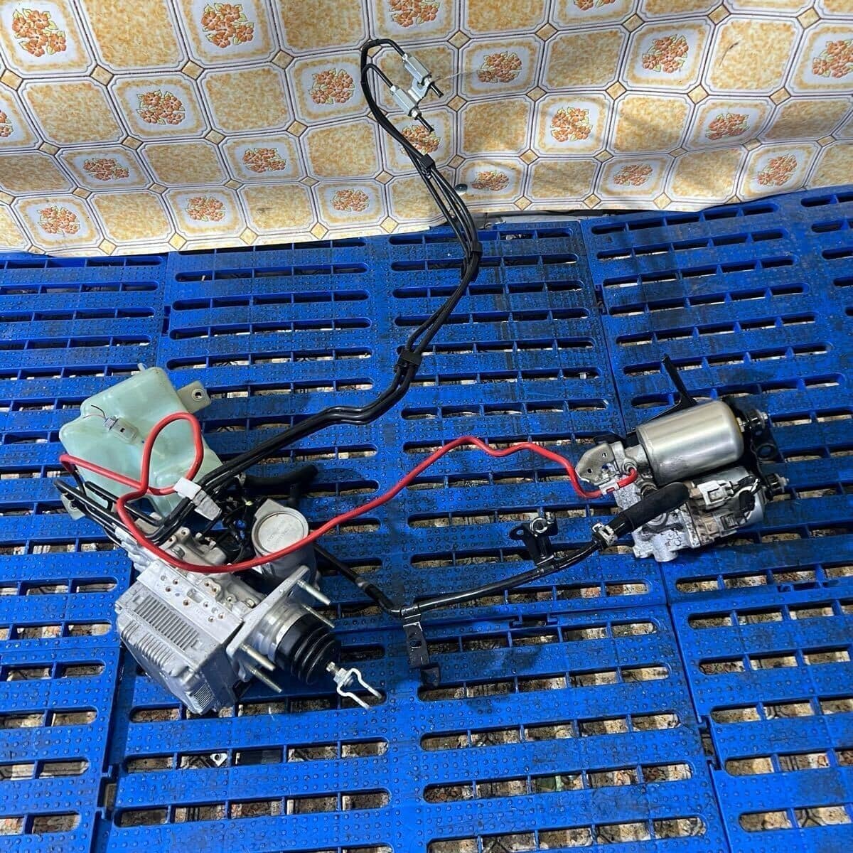 Used]Sienta 170 SIENTA [ NHP170 ] Genuine ABS ABS ABS actuator