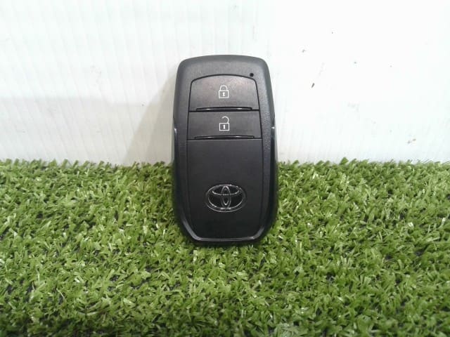 [Used]Keyless Entry Remote Control Key TOYOTA Aqua 2024 6AA-MXPK11 ...