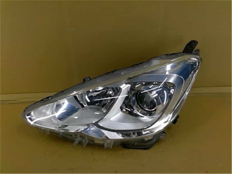 Used]Left Headlight TOYOTA Aqua 2017 DAA-NHP10 8115052K40 - BE