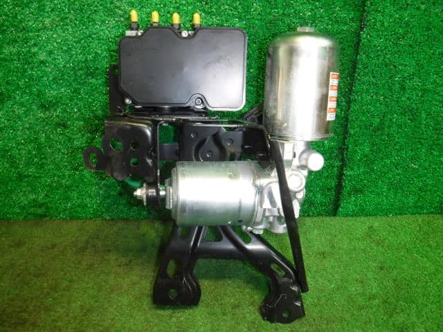 Used]ABS Actuator TOYOTA Yaris Cross 2021 6AA-MXPJ10 4405052T30