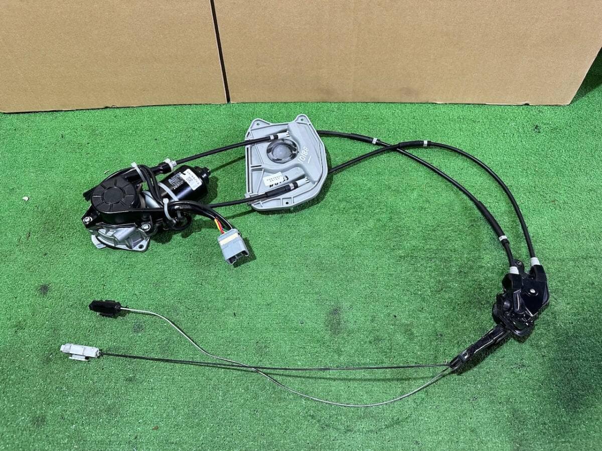 Used]Toyota Alphard ANH10 Late Model type Genuine Rear Left door
