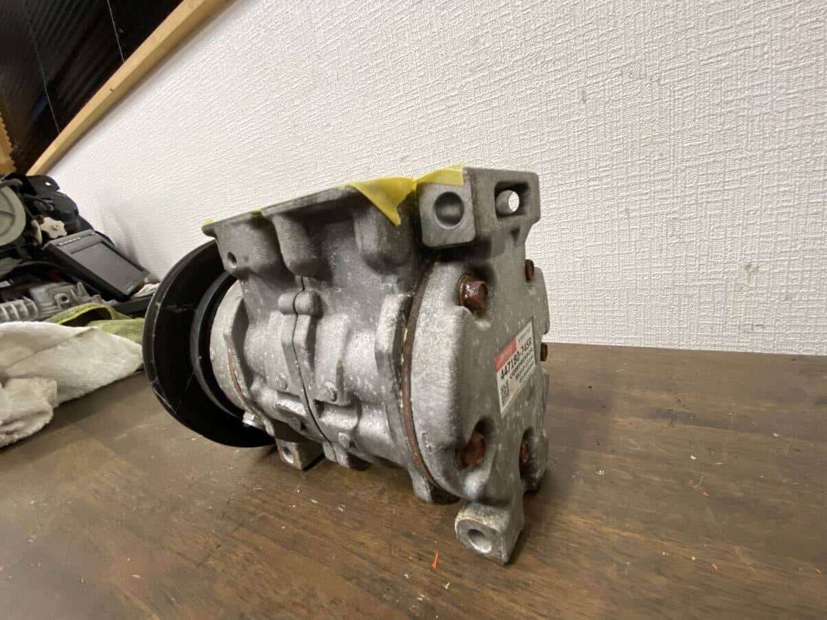 Used]Hino RAMGER air-conditioner compressor 447180-745R DENSO - BE