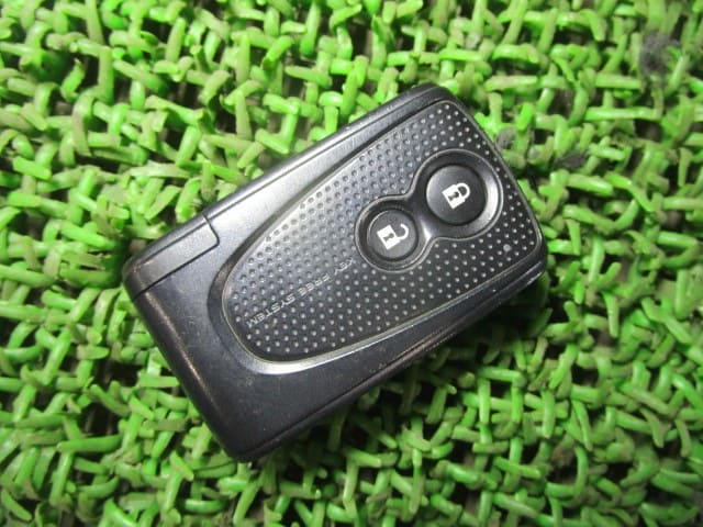 [Used]Keyless Entry Remote Control Key TOYOTA Passo 2012 DBA-KGC30 ...