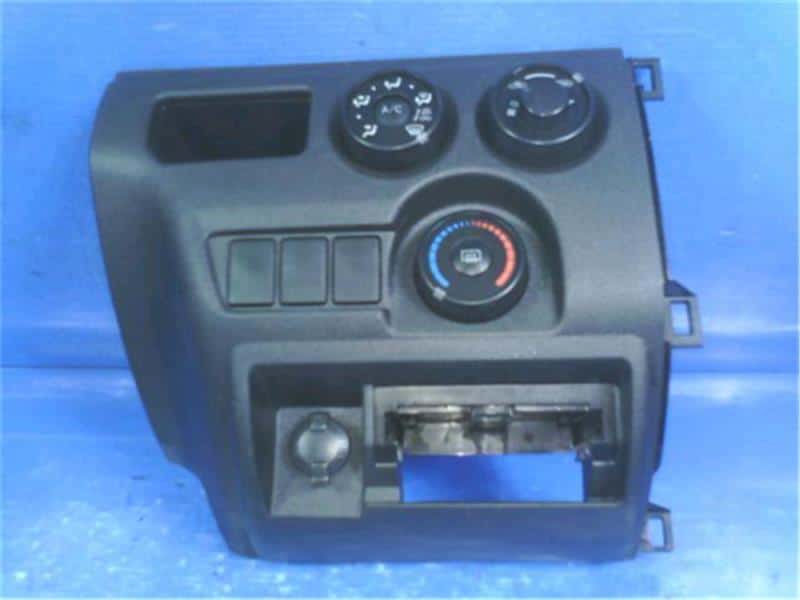 [Used]A/C & Heater Control panel TOYOTA Hiace Van 2022 3DF-GDH206V - BE ...