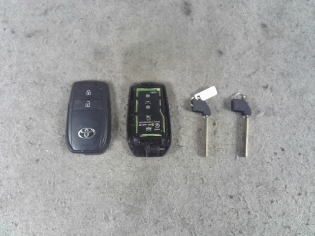 [Used]Keyless Entry Remote Control Key TOYOTA Prius 2023 6AA-ZVW60 ...