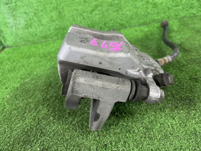 [Used]Rear Right Caliper TOYOTA Harrier 2017 DAA-AVU65W - BE FORWARD ...