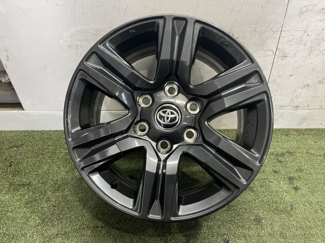 [Used]Wheel TOYOTA Hilux 2020 3DF-GUN125 426110KG10 - BE FORWARD Auto Parts