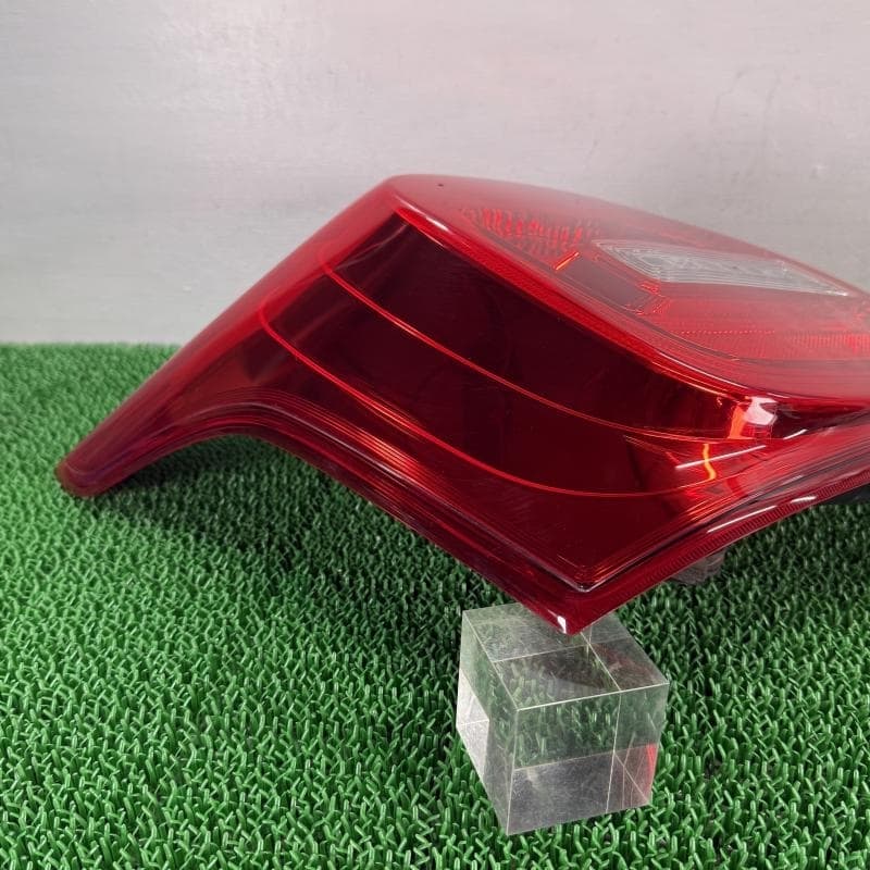 Used]Swift sports ZC33S [Tail Lamp Left (L)] 35670-53RA0 light