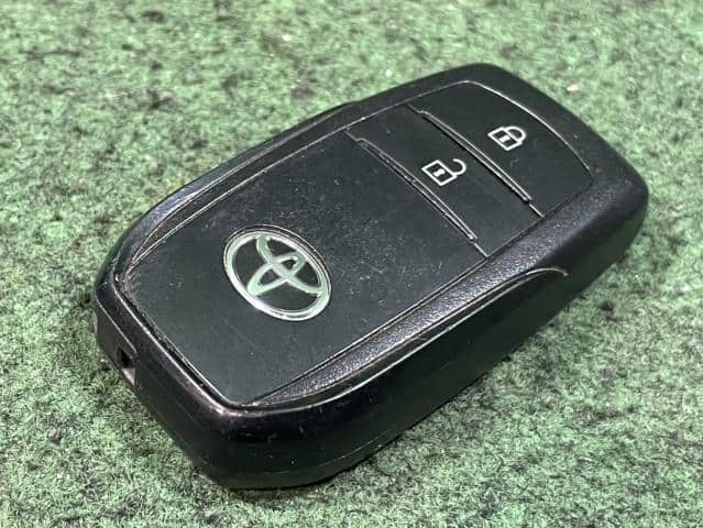 [Used]Keyless Entry Remote Control Key TOYOTA Aqua 2021 6AA-MXPK11 ...