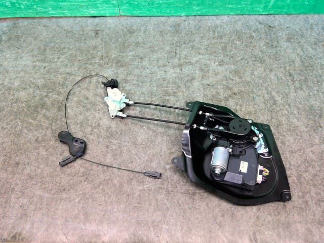 もも　E4 す5 21500 Used]Power Slide Door Motor NISSAN Serena 2020 5AA-GFC27