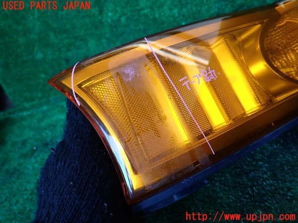 Used]1UPJ-31971162]FJ cruiser (GSJ15W) Left blinker lens - BE