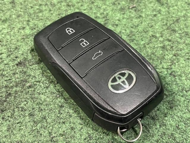 [Used]Keyless Entry Remote Control Key TOYOTA COROLLA 2022 6AA-ZWE219 ...