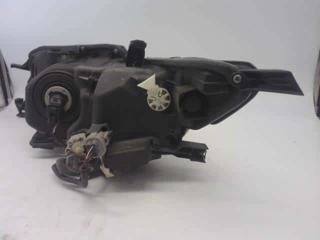Used]Harrier DBA-ZSU60W Right Headlight light premium advanced